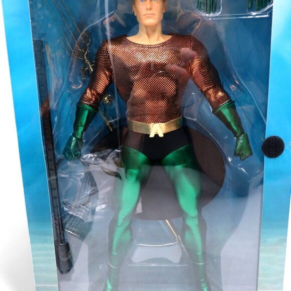 DC Direct AQUAMAN 13" Deluxe Collector Action Figure Boxed - Picture 8 of 10